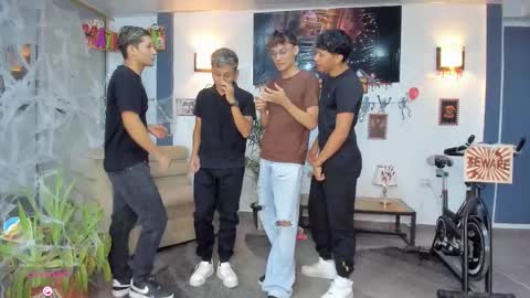 Snapshot of playhardsex chatting on 10/28/25, 11:07 online show from 10/28/25, 11:07