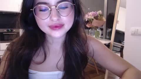 Snapshot of playnofuckinggames chatting on 10/04/25, 09:02 Mary online show from 10/04/25, 09:02