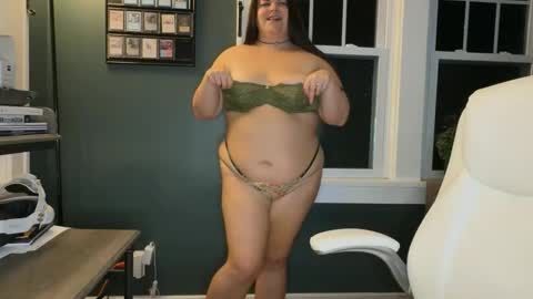 Snapshot of playwithbrittany chatting on 11/18/25, 11:15 playwithbrittany online show from 11/18/25, 11:15