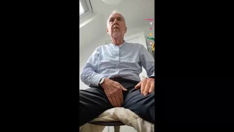 Snapshot of pleasedominateme chatting on 10/12/25, 02:27 Pleasedominateme online show from 10/12/25, 02:27