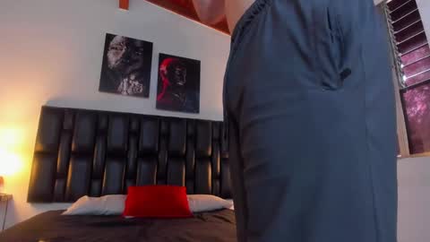 JUAN AND JULI online show from 12/31/24, 09:39