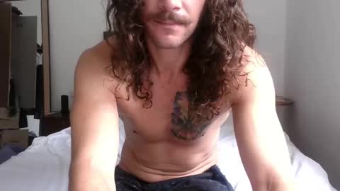 Snapshot of pleasurea chatting on 02/23/25, 05:18 pleasure online show from 02/23/25, 05:18