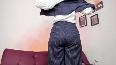 Snapshot of pleasurecompany chatting on 10/24/25, 08:00 sergio   natalie online show from 10/24/25, 08:00