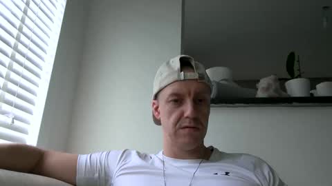 Snapshot of ploki2000 chatting on 11/02/25, 03:14 Kevin online show from 11/02/25, 03:14