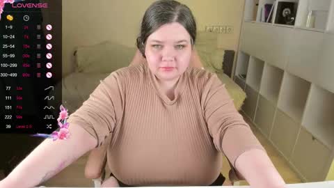 Snapshot of plum_pie__ chatting on 11/10/25, 12:31 Alice online show from 11/10/25, 12:31