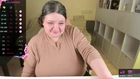 Snapshot of plum_pie__ chatting on 12/20/25, 04:08 Alice online show from 12/20/25, 04:08