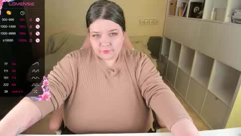 Snapshot of plum_pie__ chatting on 12/21/25, 01:57 Alice online show from 12/21/25, 01:57