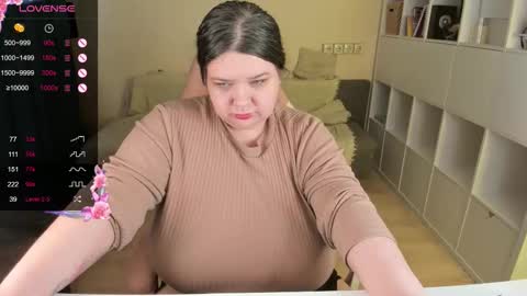 Snapshot of plum_pie__ chatting on 12/22/25, 08:44 Alice online show from 12/22/25, 08:44