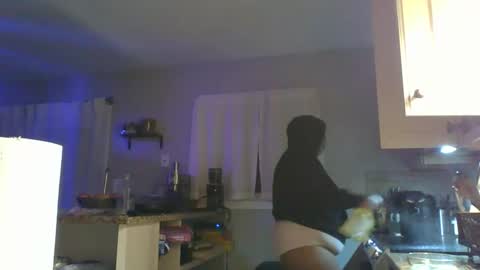 Snapshot of plushbunny420 chatting on 10/08/25, 04:43 Plushbunny420 online show from 10/08/25, 04:43