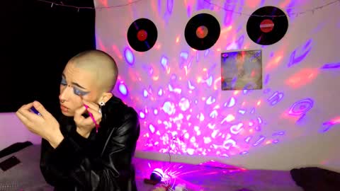   online show from 12/18/24, 10:02