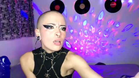   online show from 01/11/25, 12:01