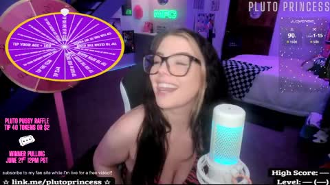 Snapshot of plutoprincess69 chatting on 03/28/26, 04:45 Pluto Princess online show from 03/28/26, 04:45