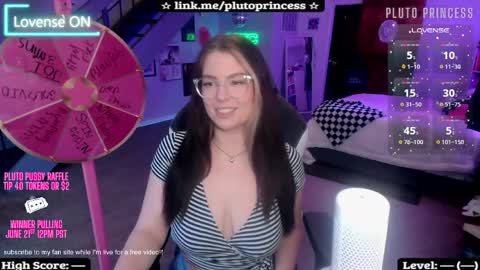 Snapshot of plutoprincess69 chatting on 04/16/26, 12:44 Pluto Princess online show from 04/16/26, 12:44