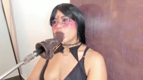 pocahontas_lantina online show from 05/15/26, 04:41