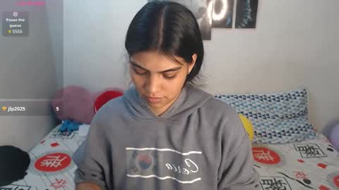 Snapshot of pocahontas_princess__ chatting on 11/10/25, 01:15 Pocahontas online show from 11/10/25, 01:15