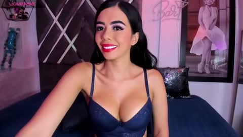 Snapshot of pocahontasweetss chatting on 11/27/25, 02:30 I dream of having many followers online show from 11/27/25, 02:30