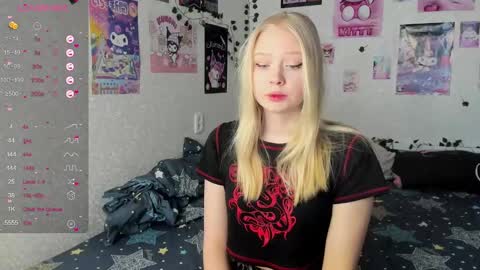 Snapshot of pocet_barbie chatting on 01/29/25, 03:33 Mary online show from 01/29/25, 03:33