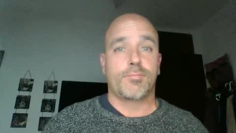 Snapshot of pocoyotop chatting on 02/10/25, 10:51 pocoyotop online show from 02/10/25, 10:51