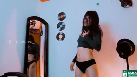 IG ipoetica  online show from 11/27/25, 04:53