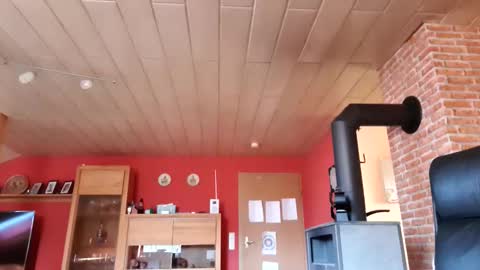 Snapshot of pointman72 chatting on 03/12/26, 07:25 pointman72 online show from 03/12/26, 07:25