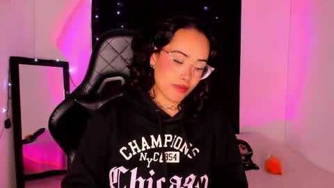 Willow                      Hours 12pm to 630pm Colombian time FRIDAY AND SUNDAY FREE DAYS online show from 01/08/25, 09:01