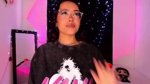 Willow                      Hours 12pm to 630pm Colombian time FRIDAY AND SUNDAY FREE DAYS online show from 01/16/25, 05:23