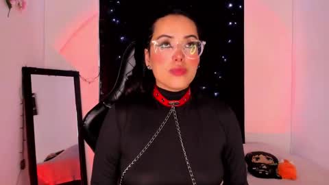 Willow                      Hours 12pm to 630pm Colombian time FRIDAY AND SUNDAY FREE DAYS online show from 02/05/25, 05:53