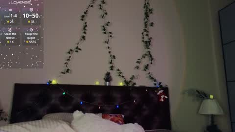 Snapshot of polidevis chatting on 12/24/24, 09:22 Candytrain online show from 12/24/24, 09:22