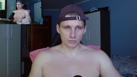 Snapshot of poliglotjoe chatting on 10/31/25, 07:53 Poliglot online show from 10/31/25, 07:53