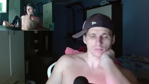 Snapshot of poliglotjoe chatting on 10/31/25, 07:59 Poliglot online show from 10/31/25, 07:59