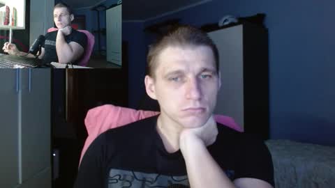 Snapshot of poliglotjoe chatting on 11/04/25, 07:40 Poliglot online show from 11/04/25, 07:40