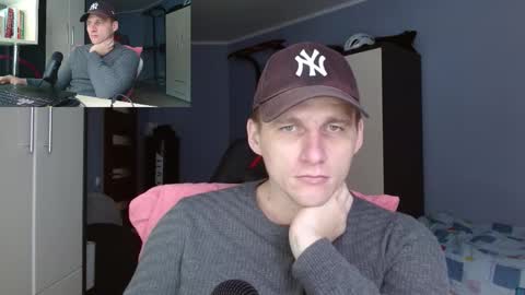 Snapshot of poliglotjoe chatting on 11/05/25, 09:31 Poliglot online show from 11/05/25, 09:31