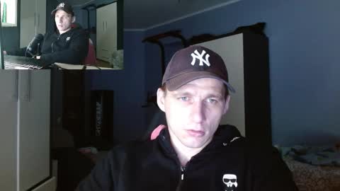 Snapshot of poliglotjoe chatting on 11/12/25, 02:12 Poliglot online show from 11/12/25, 02:12