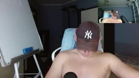 Snapshot of poliglotjoe chatting on 11/23/25, 01:38 Poliglot online show from 11/23/25, 01:38