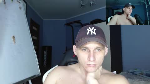 Snapshot of poliglotjoe chatting on 11/26/25, 06:58 Poliglot online show from 11/26/25, 06:58