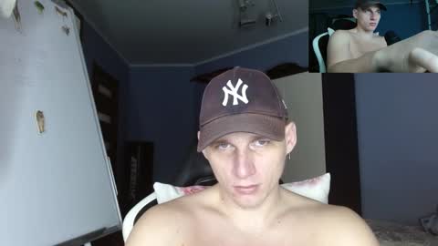 Snapshot of poliglotjoe chatting on 11/27/25, 04:36 Poliglot online show from 11/27/25, 04:36