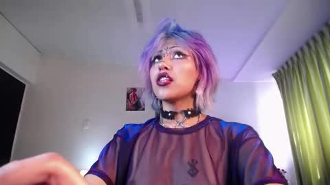 Snapshot of polilla_10_ chatting on 12/18/24, 03:33 Poli online show from 12/18/24, 03:33