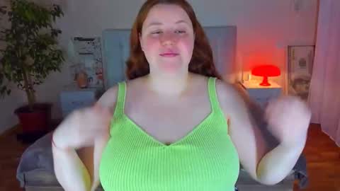 Snapshot of polinasallivan chatting on 03/16/26, 03:27 Polina online show from 03/16/26, 03:27