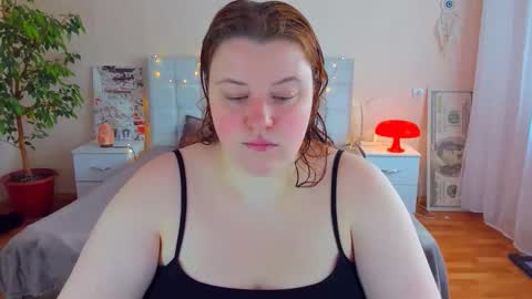 Snapshot of polinasallivan chatting on 03/27/26, 12:05 Polina online show from 03/27/26, 12:05