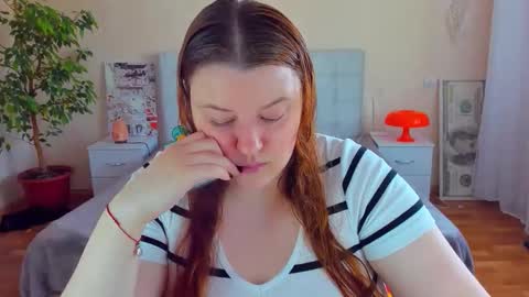 Snapshot of polinasallivan chatting on 03/29/26, 12:38 Polina online show from 03/29/26, 12:38