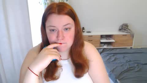 Snapshot of polinasallivan chatting on 04/22/26, 01:01 Polina online show from 04/22/26, 01:01