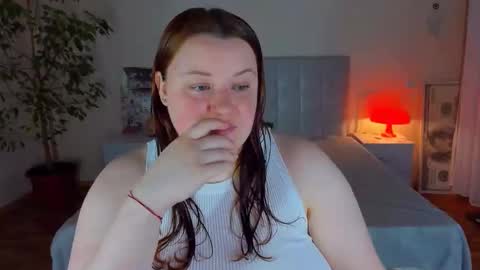 Snapshot of polinasallivan chatting on 05/21/26, 04:58 Polina online show from 05/21/26, 04:58