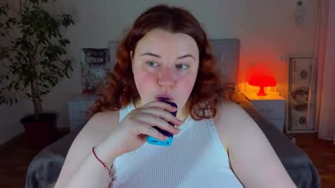 Snapshot of polinasallivan chatting on 06/11/26, 09:35 Polina online show from 06/11/26, 09:35