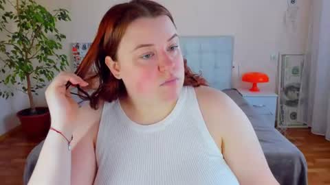 Snapshot of polinasallivan chatting on 06/16/26, 02:30 Polina online show from 06/16/26, 02:30