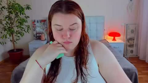 Snapshot of polinasallivan chatting on 06/18/26, 02:54 Polina online show from 06/18/26, 02:54