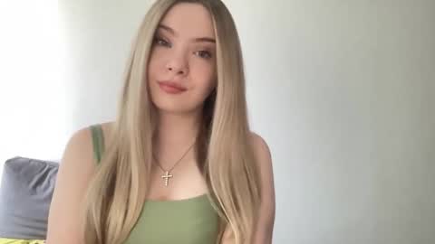 Snapshot of polishangel222 chatting on 03/15/26, 01:28 polishangel222 online show from 03/15/26, 01:28