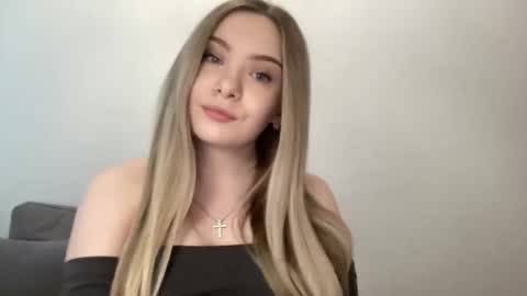 Snapshot of polishangel222 chatting on 03/17/26, 04:10 polishangel222 online show from 03/17/26, 04:10