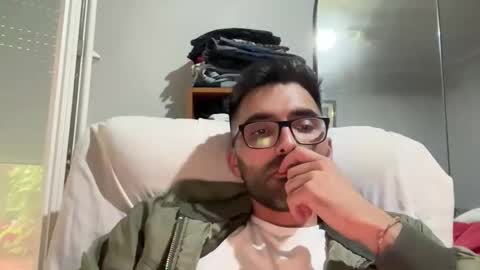 Snapshot of pollabeta chatting on 10/26/25, 11:49 pollabeta online show from 10/26/25, 11:49