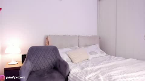 Snapshot of polly_____ chatting on 09/24/25, 02:31 Polly online show from 09/24/25, 02:31