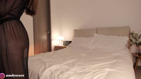 Snapshot of polly_____ chatting on 10/02/25, 09:11 Polly online show from 10/02/25, 09:11